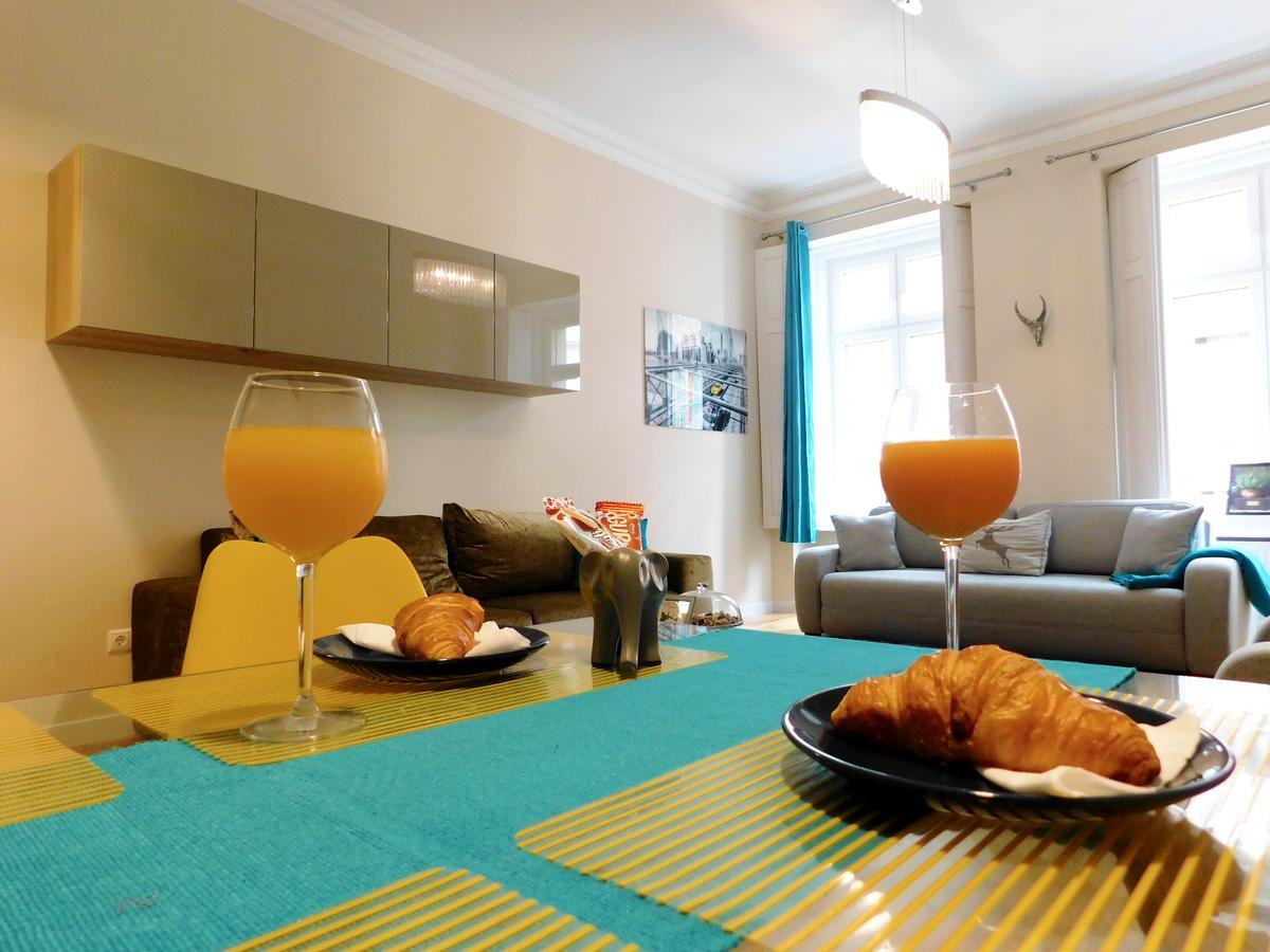 Wonder Deer Luxury Apartment At The Opera Self Check-In Budapest Eksteriør bilde